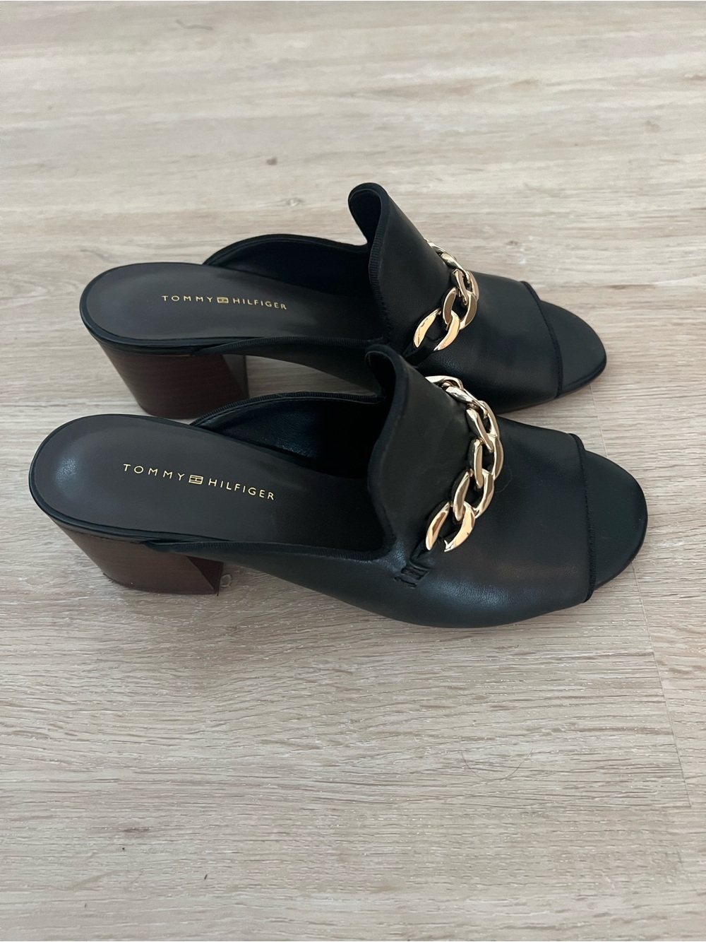 Tommy Hilfiger Black Leather Open-Toe Mules with Gold Chain